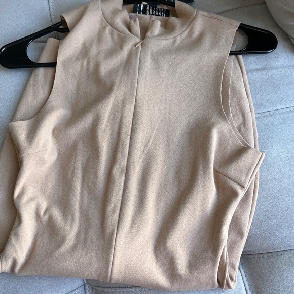 Sleeveless romper - Picture 4 of 4